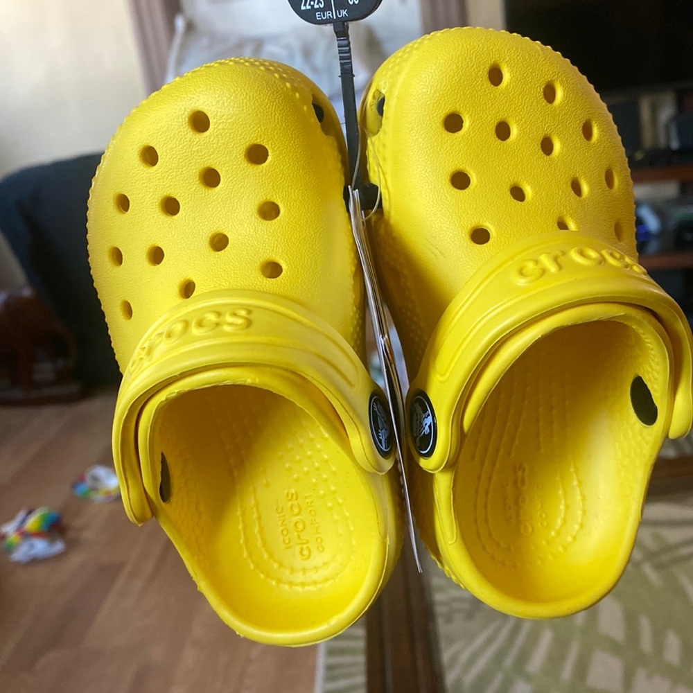 Kids crocs yellow toddler size 6
